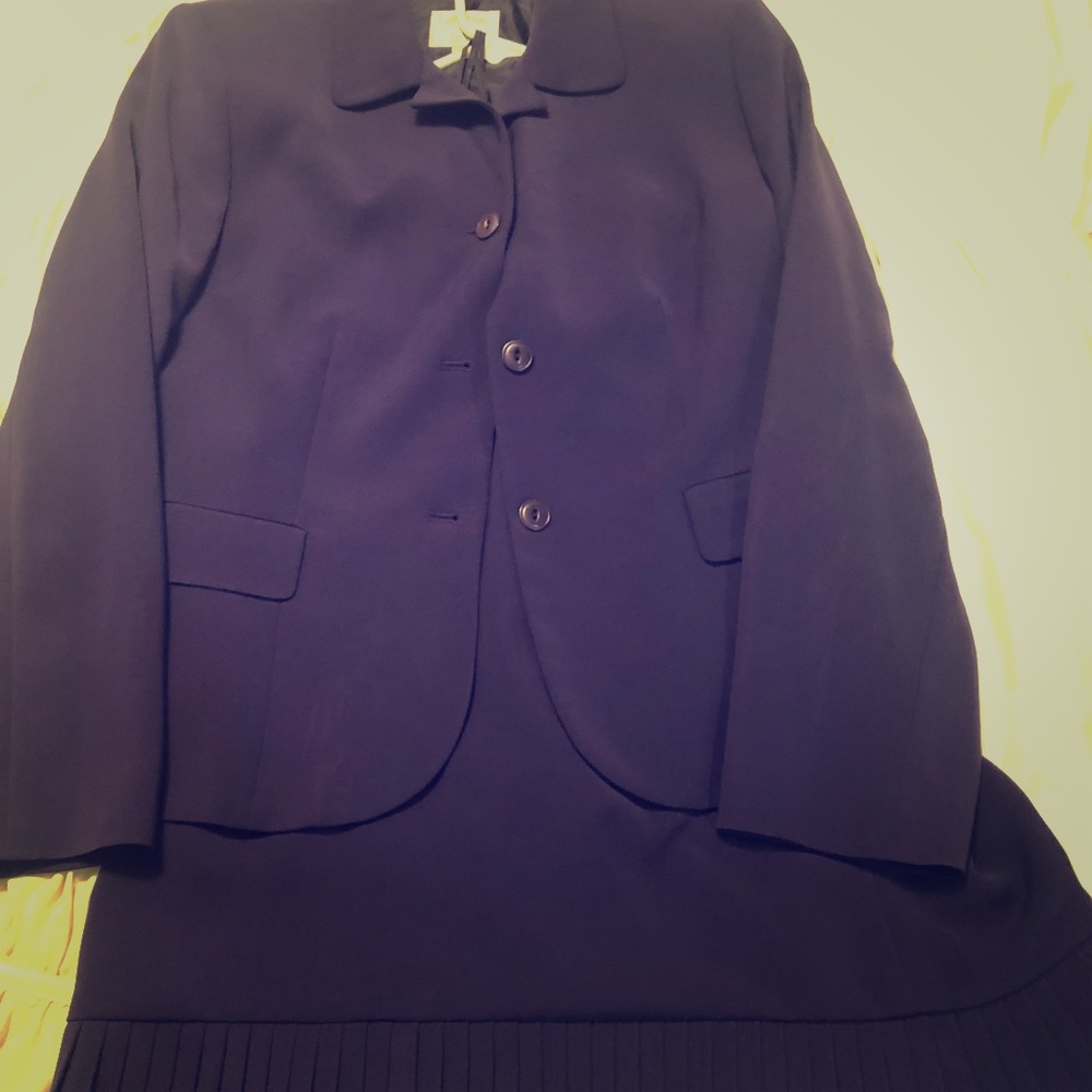 Woman 2pc suit
